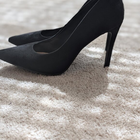 Classic Black Pumps by ShoeDazzle – Size 9 – Like New - Picture 4 of 4